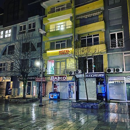 Hotel Venecia Apartments Struga Esterno foto