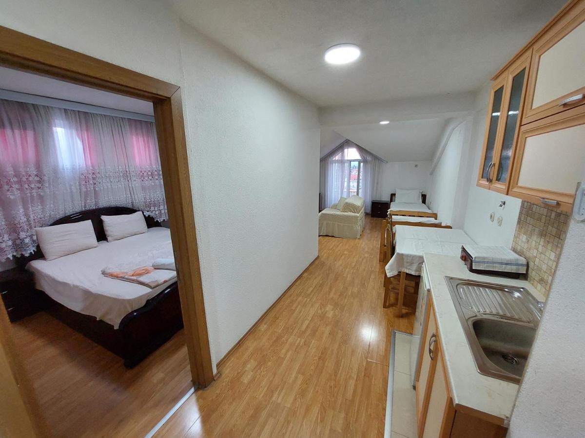 Hotel Venecia Apartments Struga Esterno foto