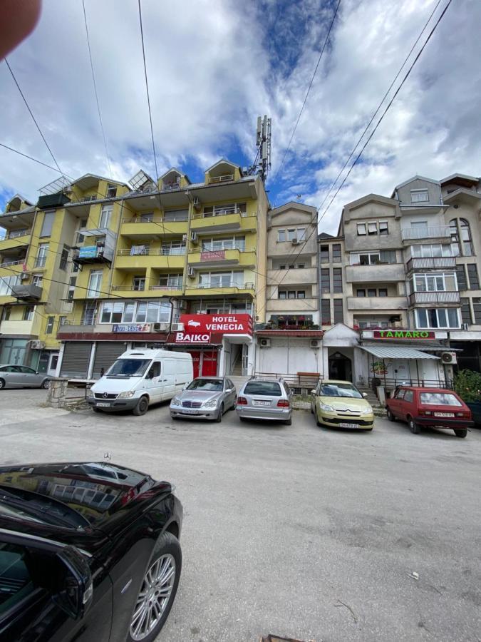 Hotel Venecia Apartments Struga Esterno foto