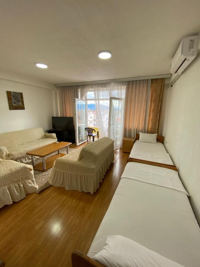 Hotel Venecia Apartments Struga Esterno foto