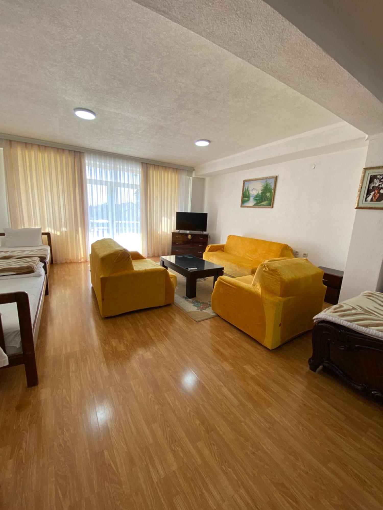 Hotel Venecia Apartments Struga Esterno foto