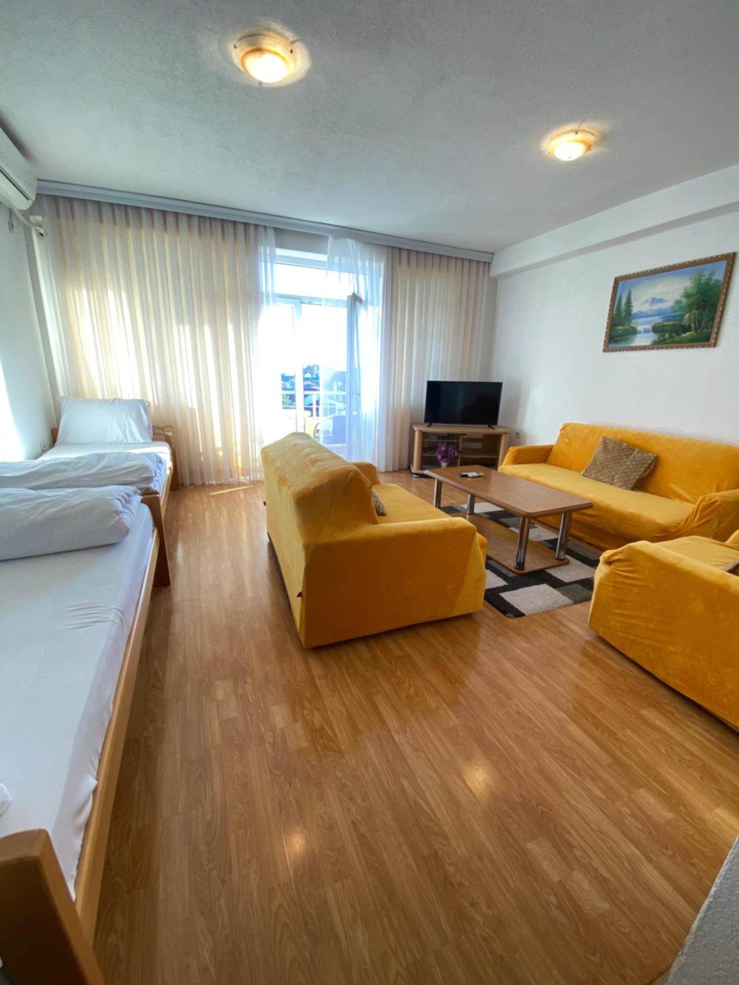 Hotel Venecia Apartments Struga Esterno foto